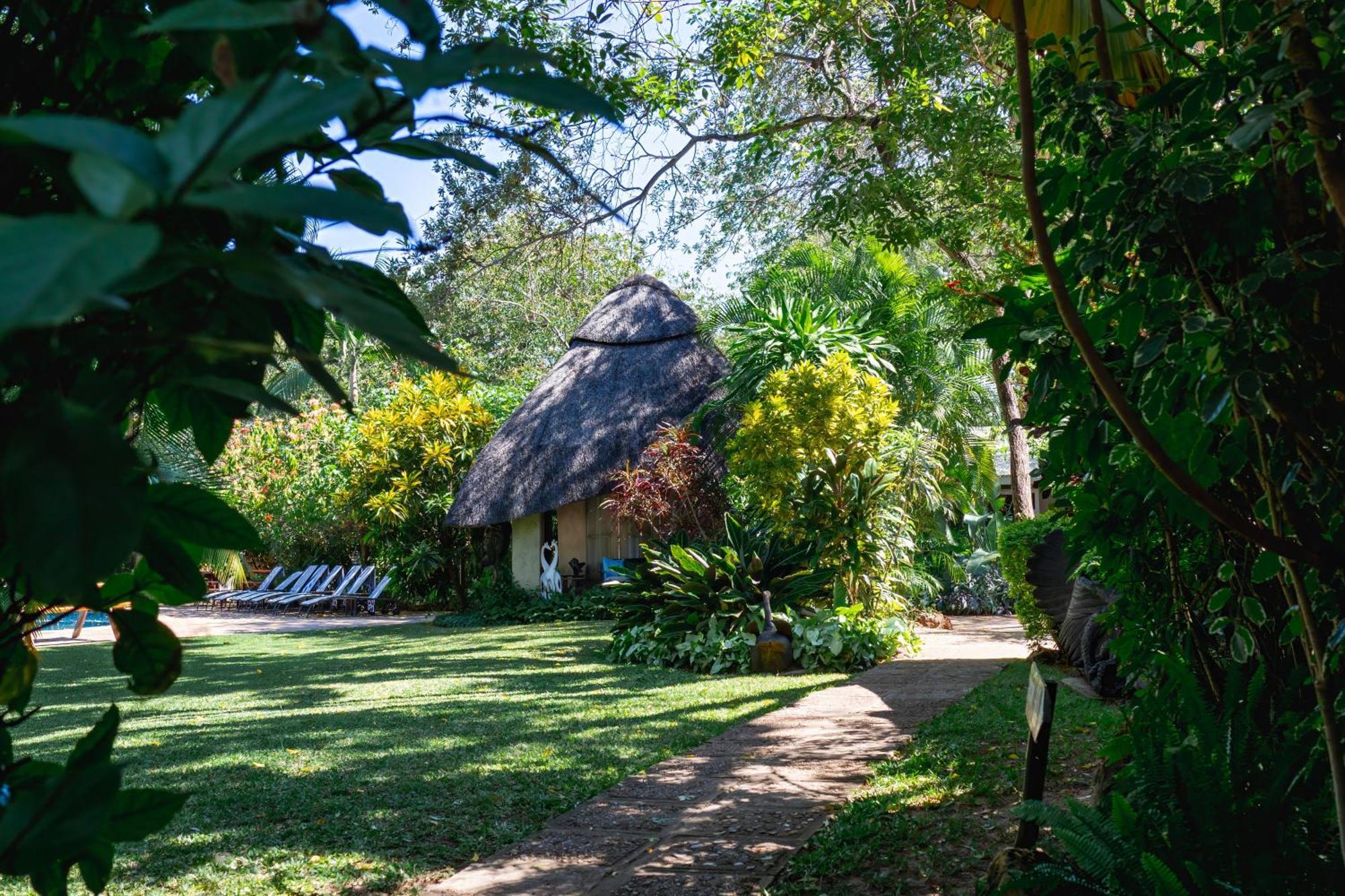 Bayete Guest Lodge Victoria Falls Eksteriør bilde