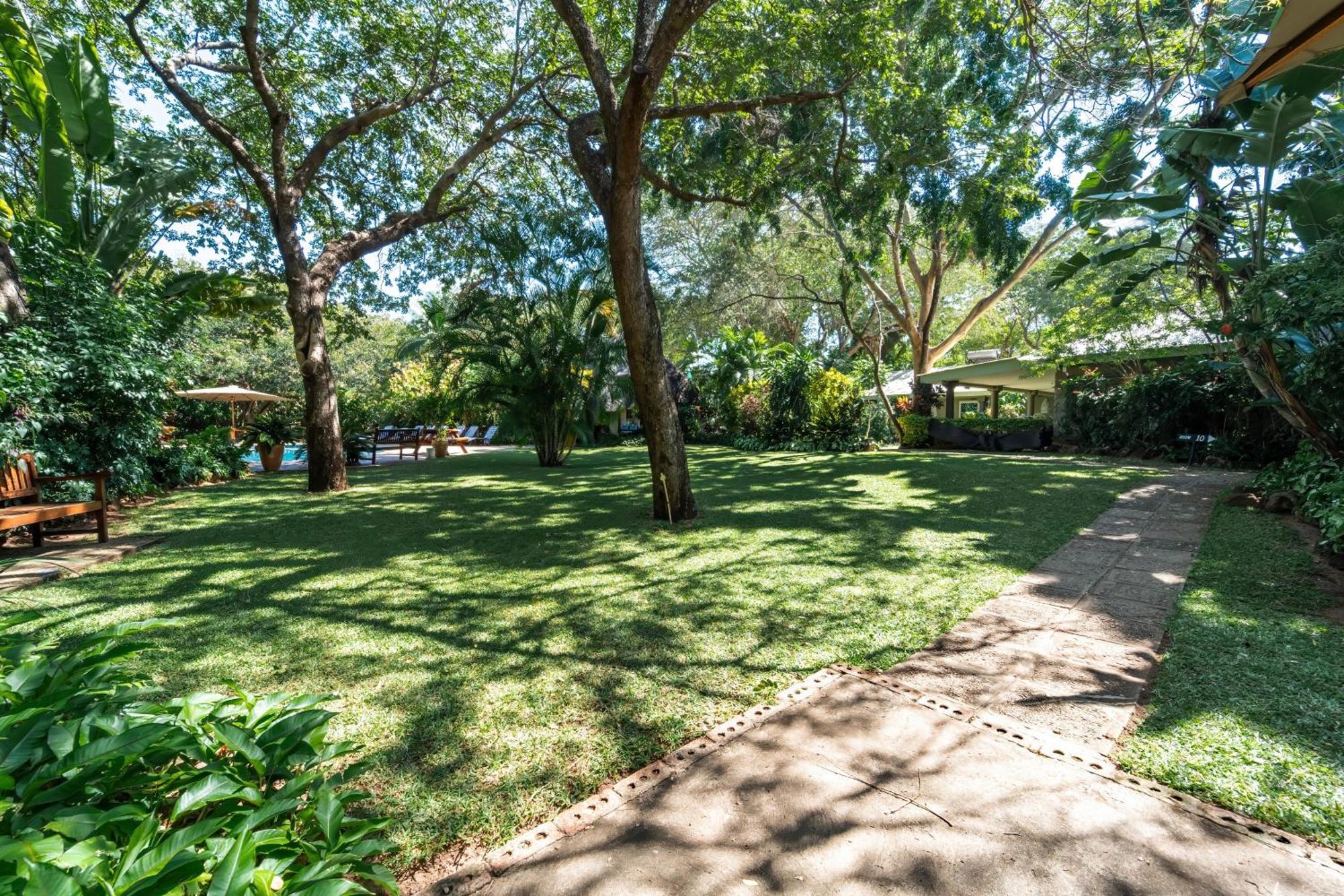 Bayete Guest Lodge Victoria Falls Eksteriør bilde